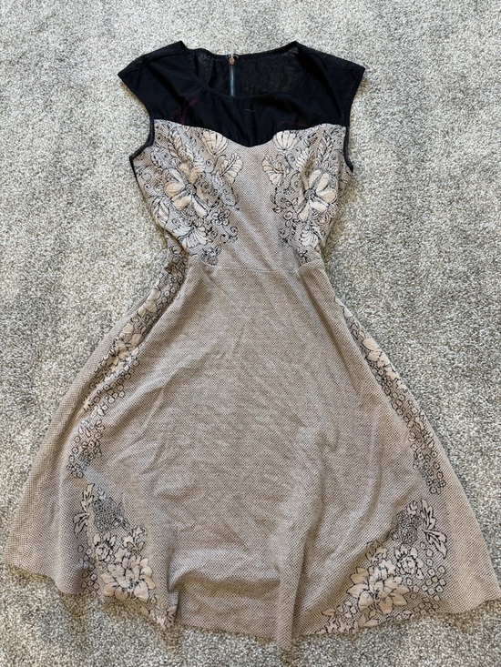 Betsey Johnson Dresses & Skirts - Betsey Johnson Black & Beige Floral Lace  Midi Dress